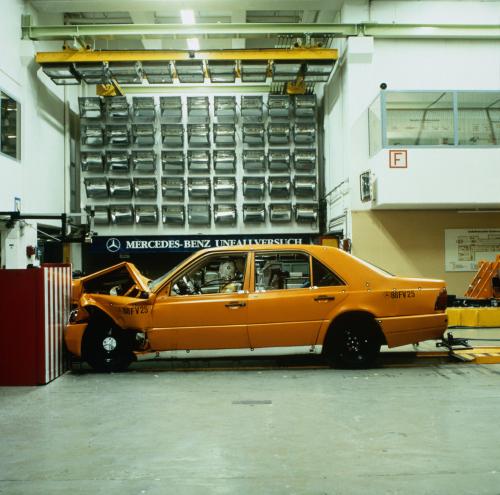 Mercedes benz w203 crash test #7